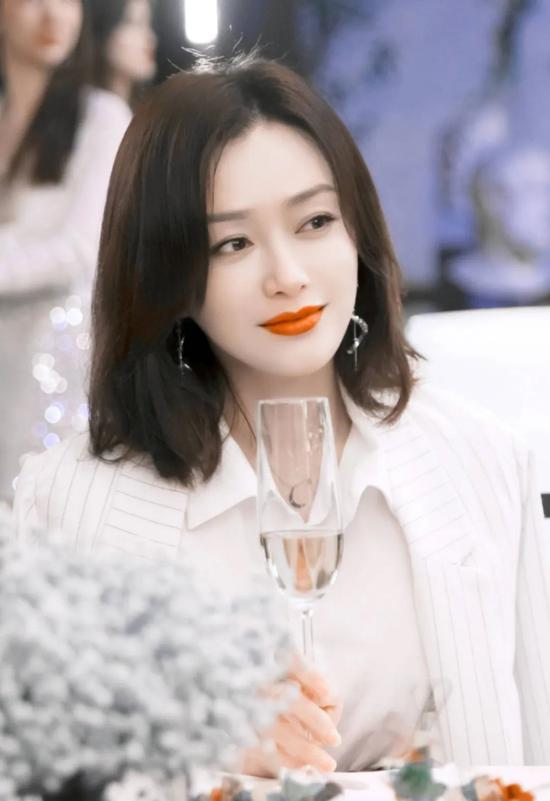 娱乐吃瓜电影经纪人,揭秘娱乐圈吃瓜电影经纪人的真实生活